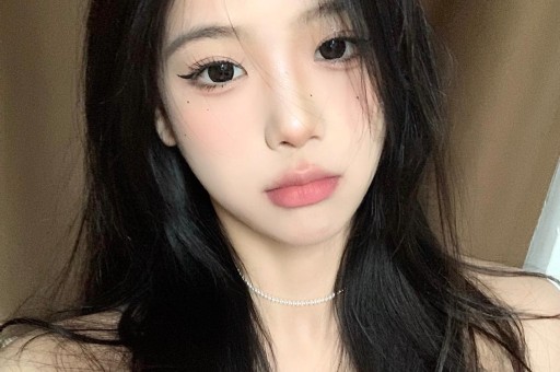 顶流女星红毯互撕太刺激！站位暗战+造型翻车现场曝光内娱潜规则被扒