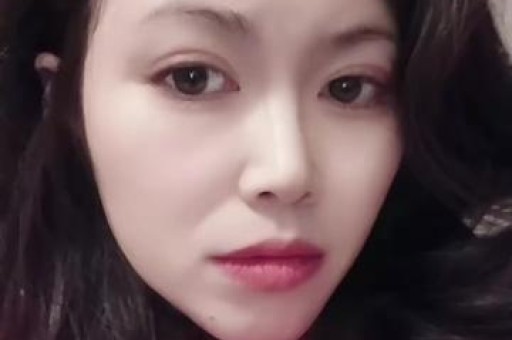 原来她早已结婚丈夫是国家一级演员如今定居上海被家人宠成宝