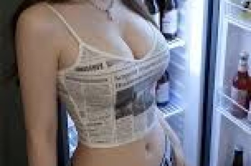 “耍大牌”被富婆贴脸开大口碑下滑是真性情还是低情商？