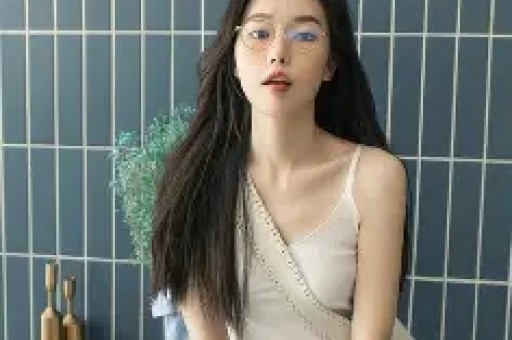 卖爆清北3年的鹅腿阿姨栽在“上班精英”手上了质疑卖假鹅腿的网友被怒怼：不吃G出去！