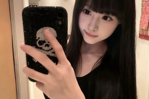 恶有恶报二零二四年塌房的七大网红为了流量各种欺骗不值得同情